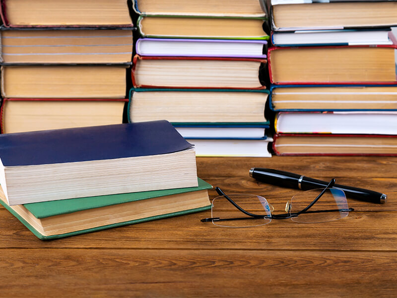 10 Book Recommendations For Teens This Summer Vacation
