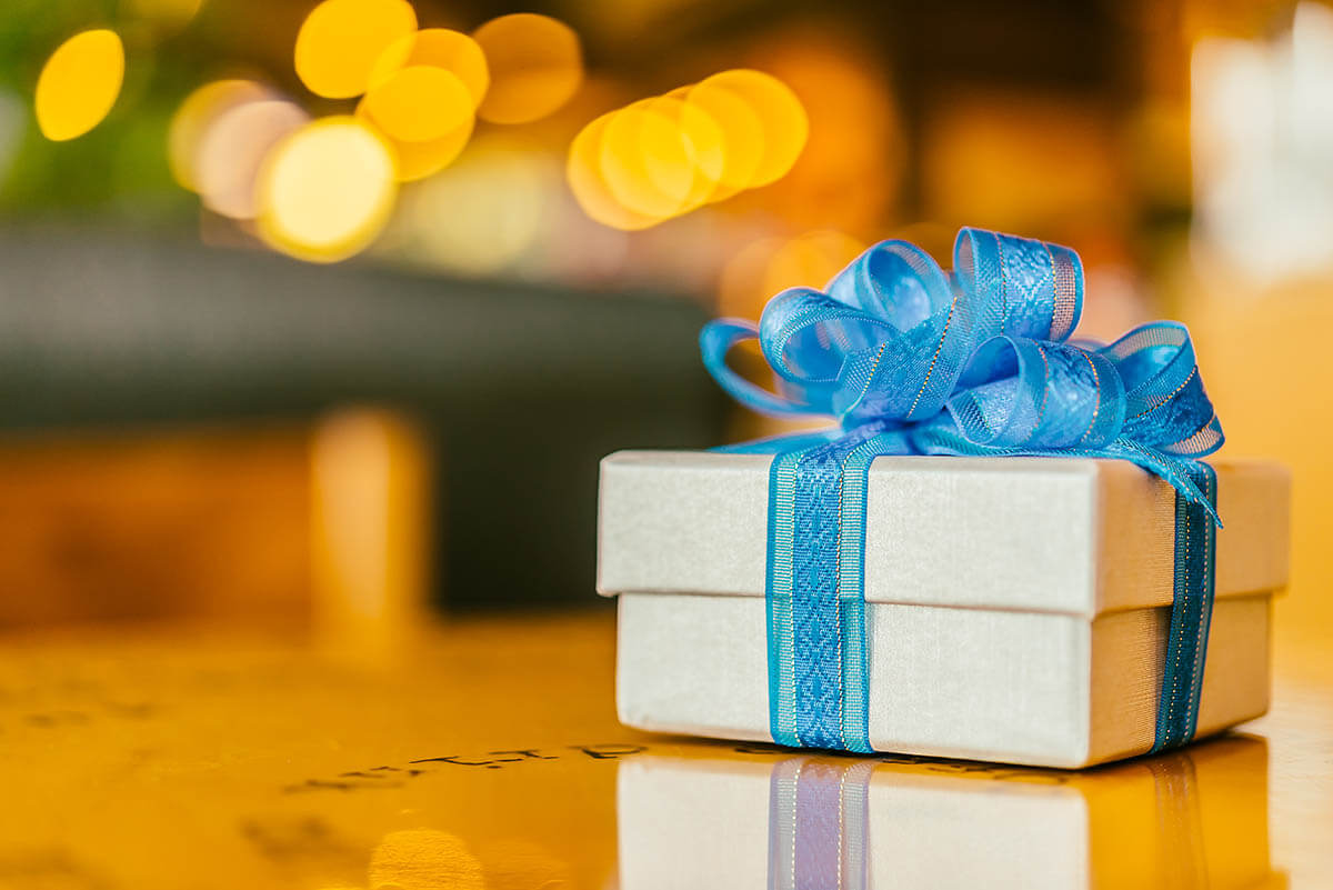 3 Unique Ideas to Gift Your Employees on New Year